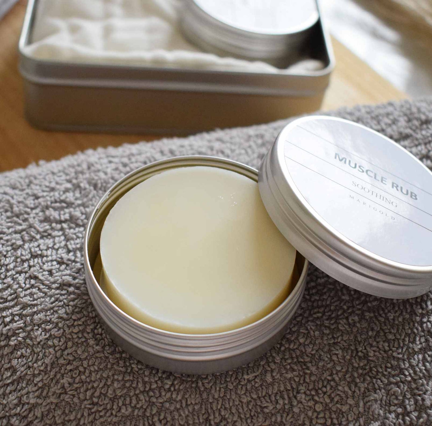 Sport Eco Rescue Kit muscle rub tin open
