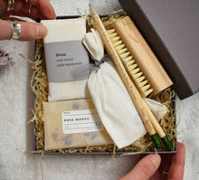 Load image into Gallery viewer, Sustainable Organic Gardeners Letterbox Gift Set